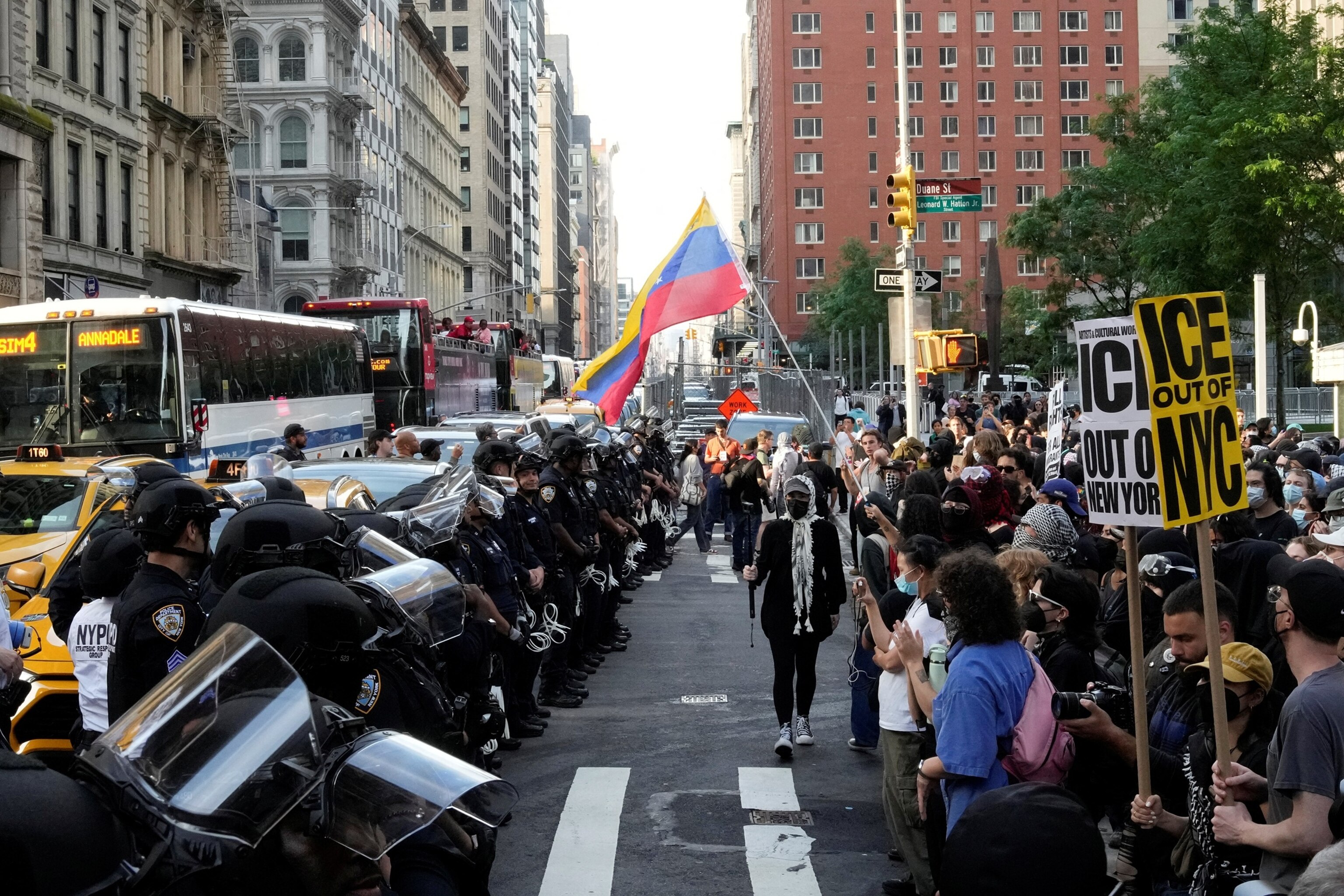 PHOTO: People protest near U.S. immigration court in Manhattan, in New York