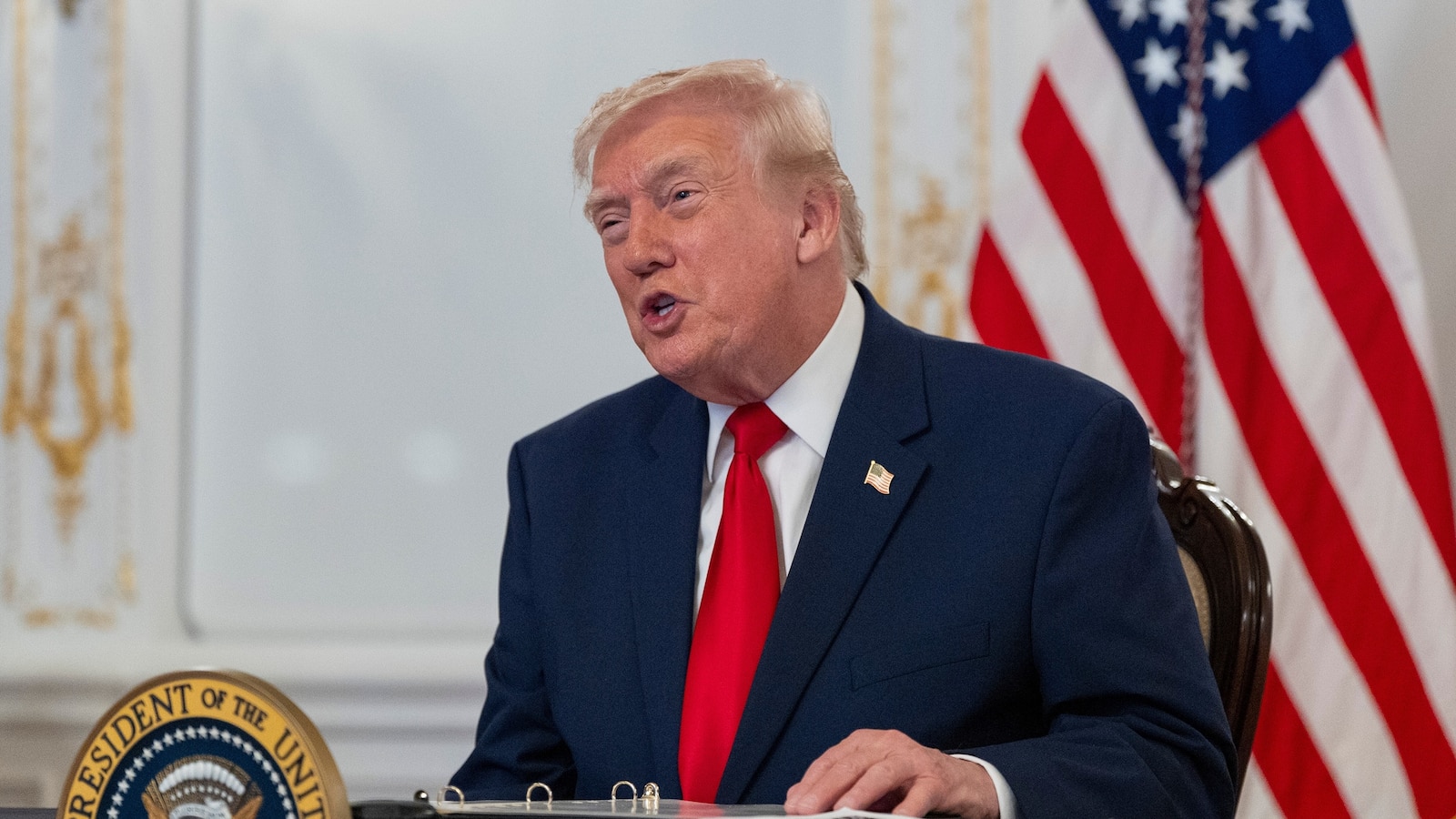 Trump erhöht den Druck und sagt, der venezolanische Luftraum solle als ...