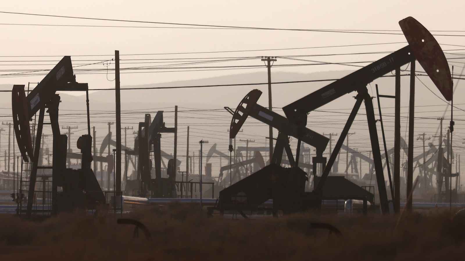 How the US, oil industry plans to drastically cut methane emissions at ...