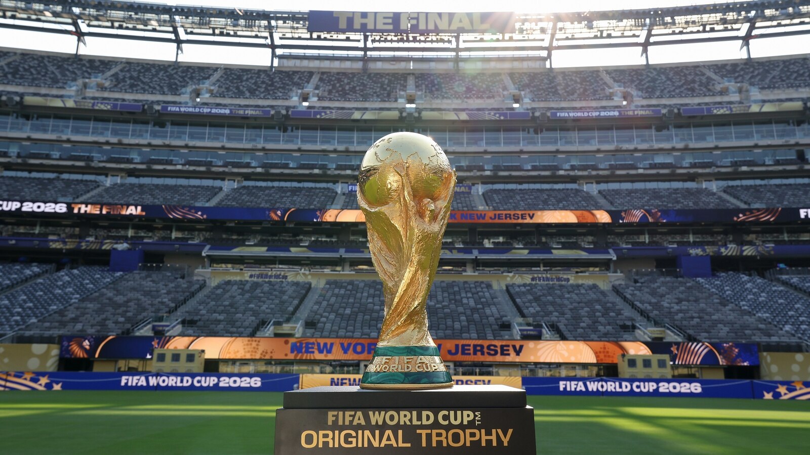 Argentina fans took over New York City's Times Square on Saturday evening ahead of Sunday's World Cup final, where they will face Spain in New Jersey. <https://