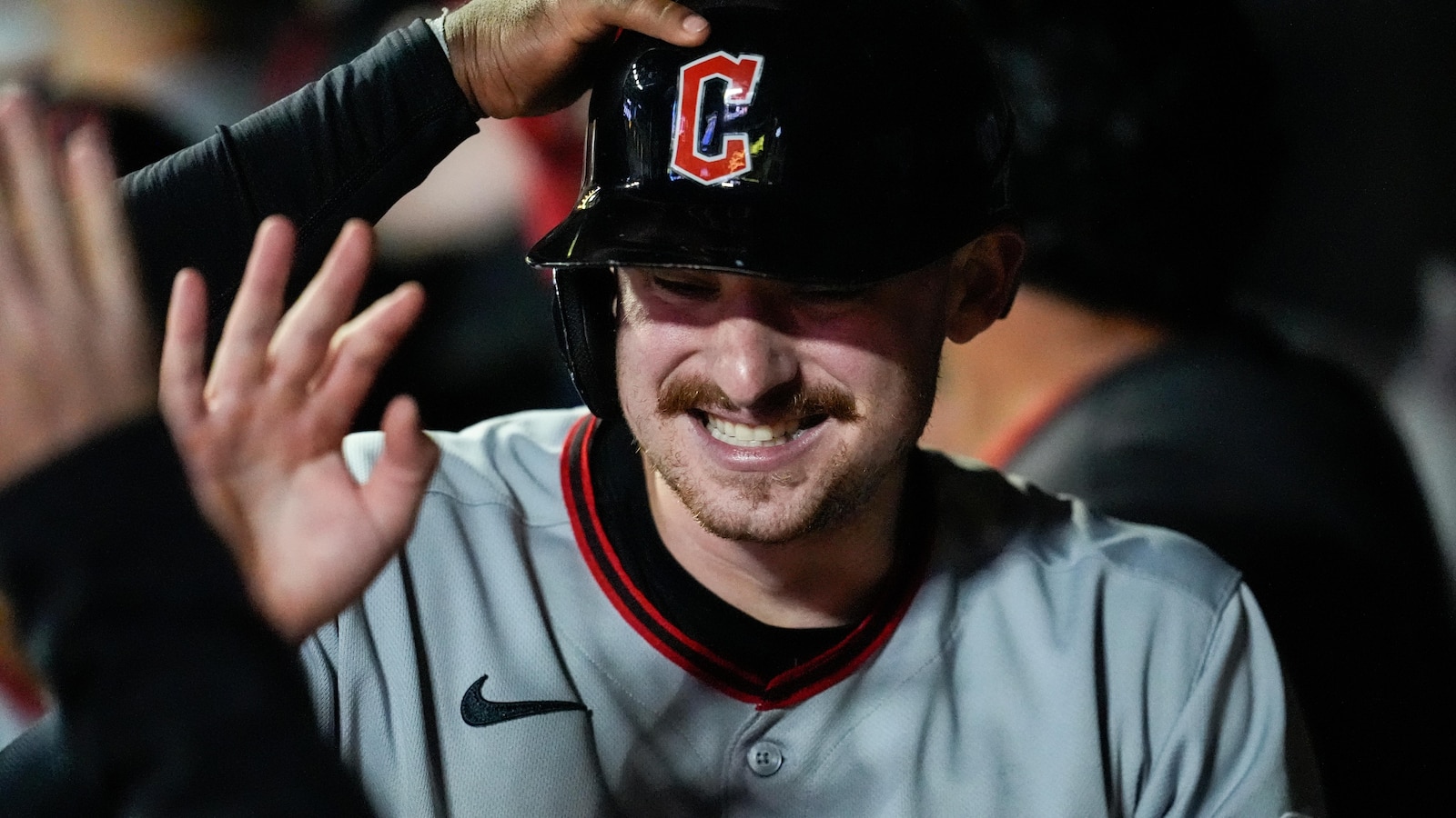 Naylor drives in 4 as Guardians beat Twins 6-2 for eighth straight victory