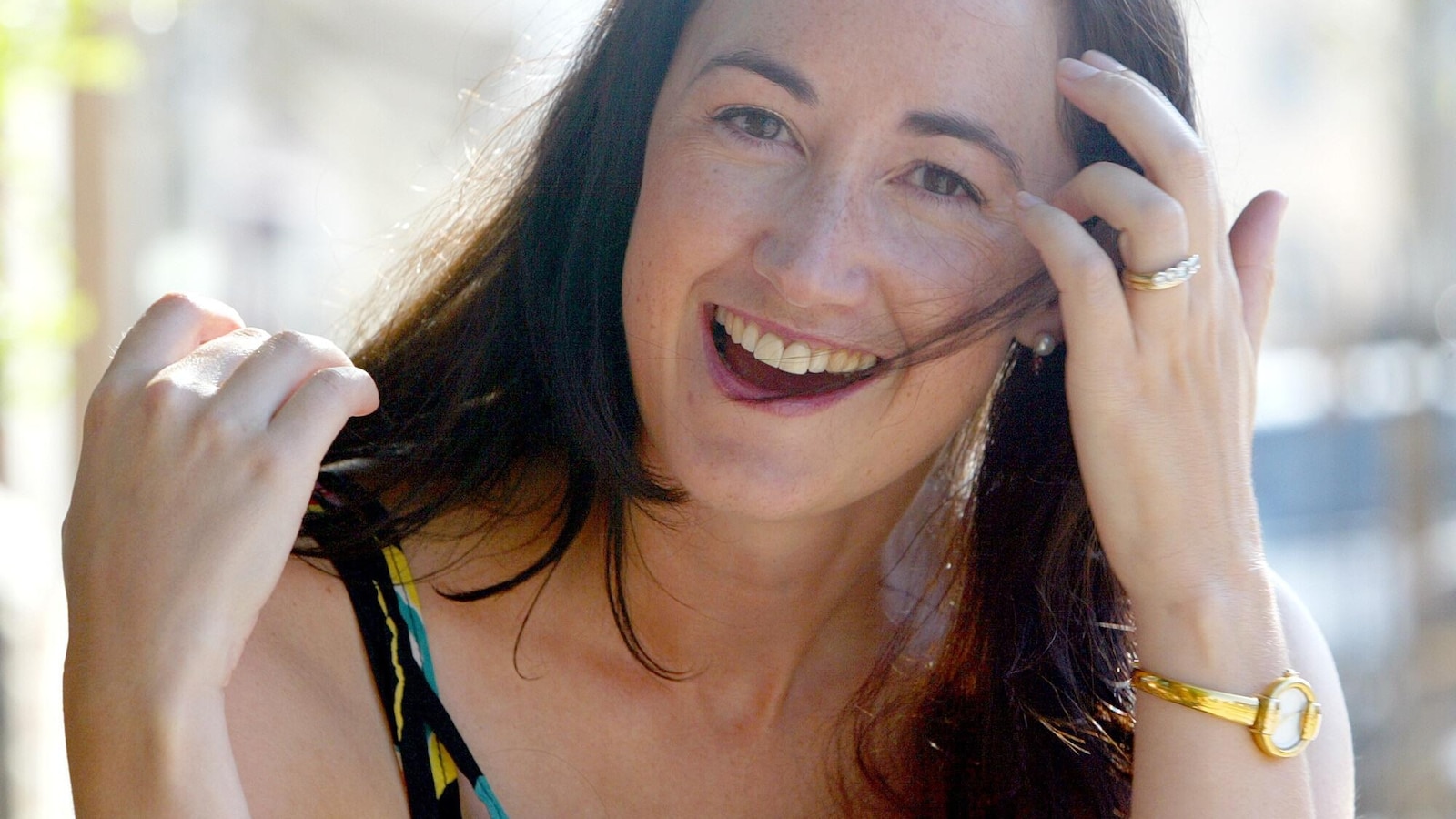 Писателката Софи Кинсела известна с романтичната си комедия Confessions of