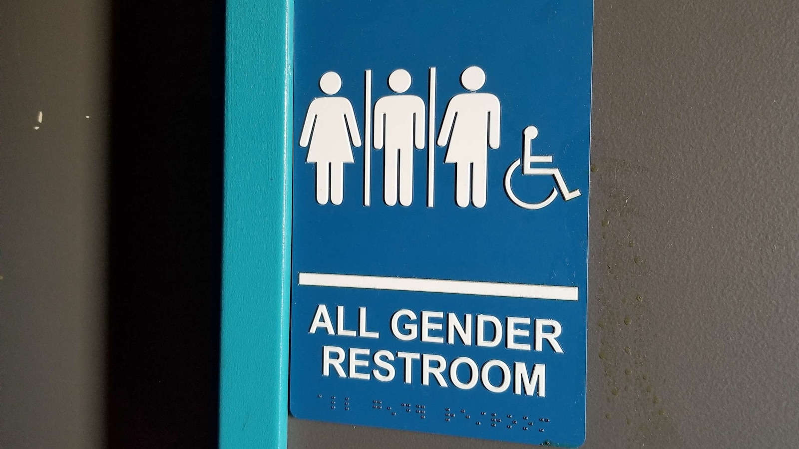 West Hollywood requiring all new businesses to have multi-stall gender ...