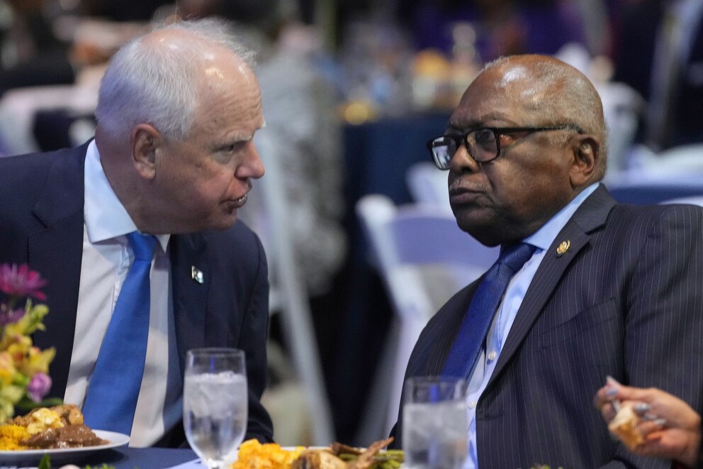 PHOTO: Tim Walz,Jim Clyburn