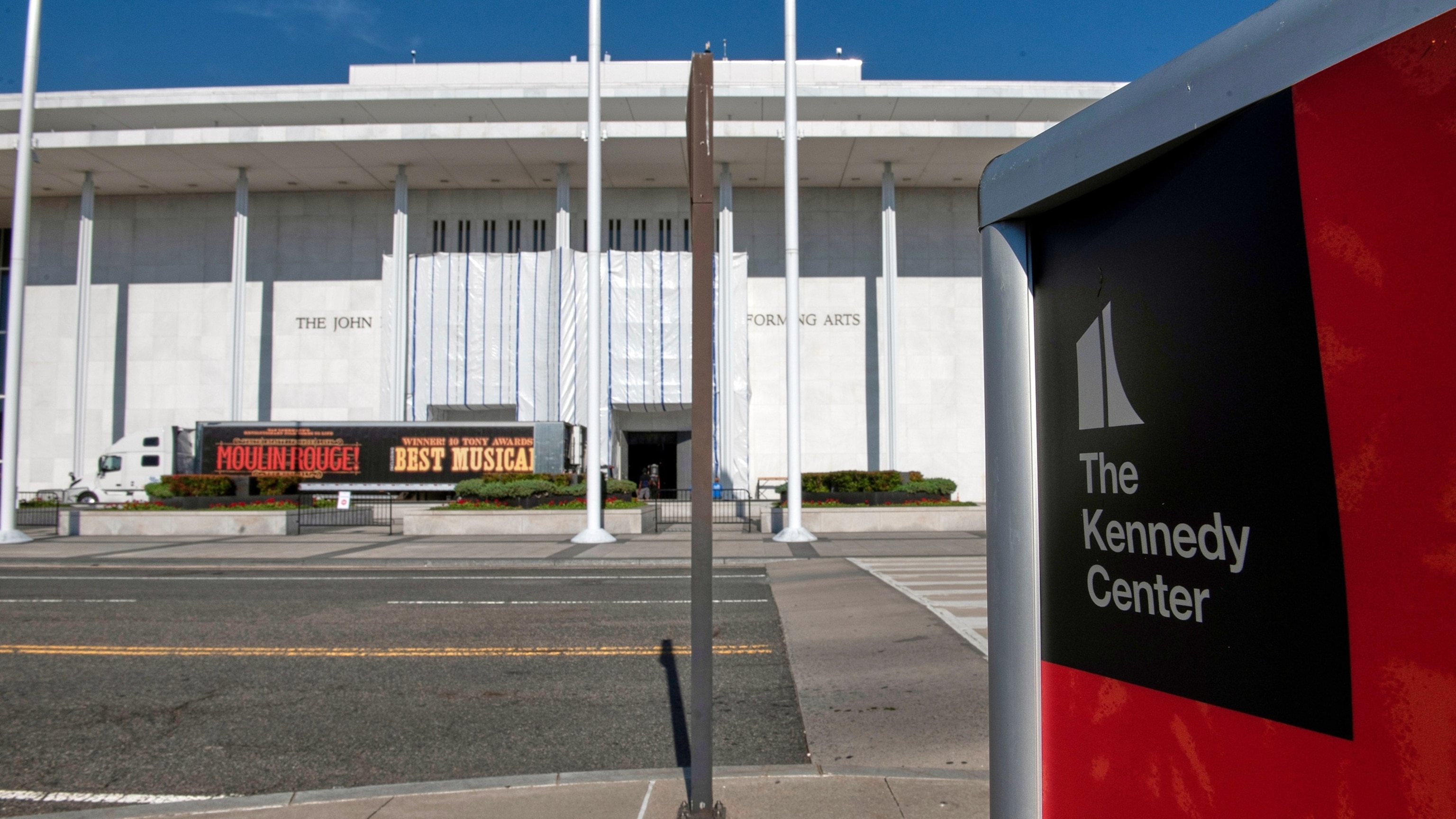 PHOTO: Trump Kennedy Center