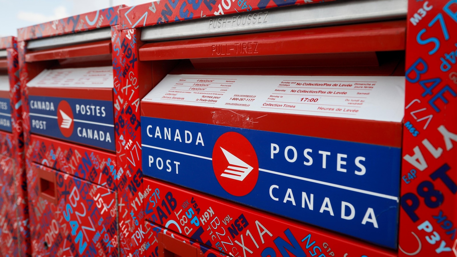 Canada Post union launches strike as government moves to end most door-to-door mail