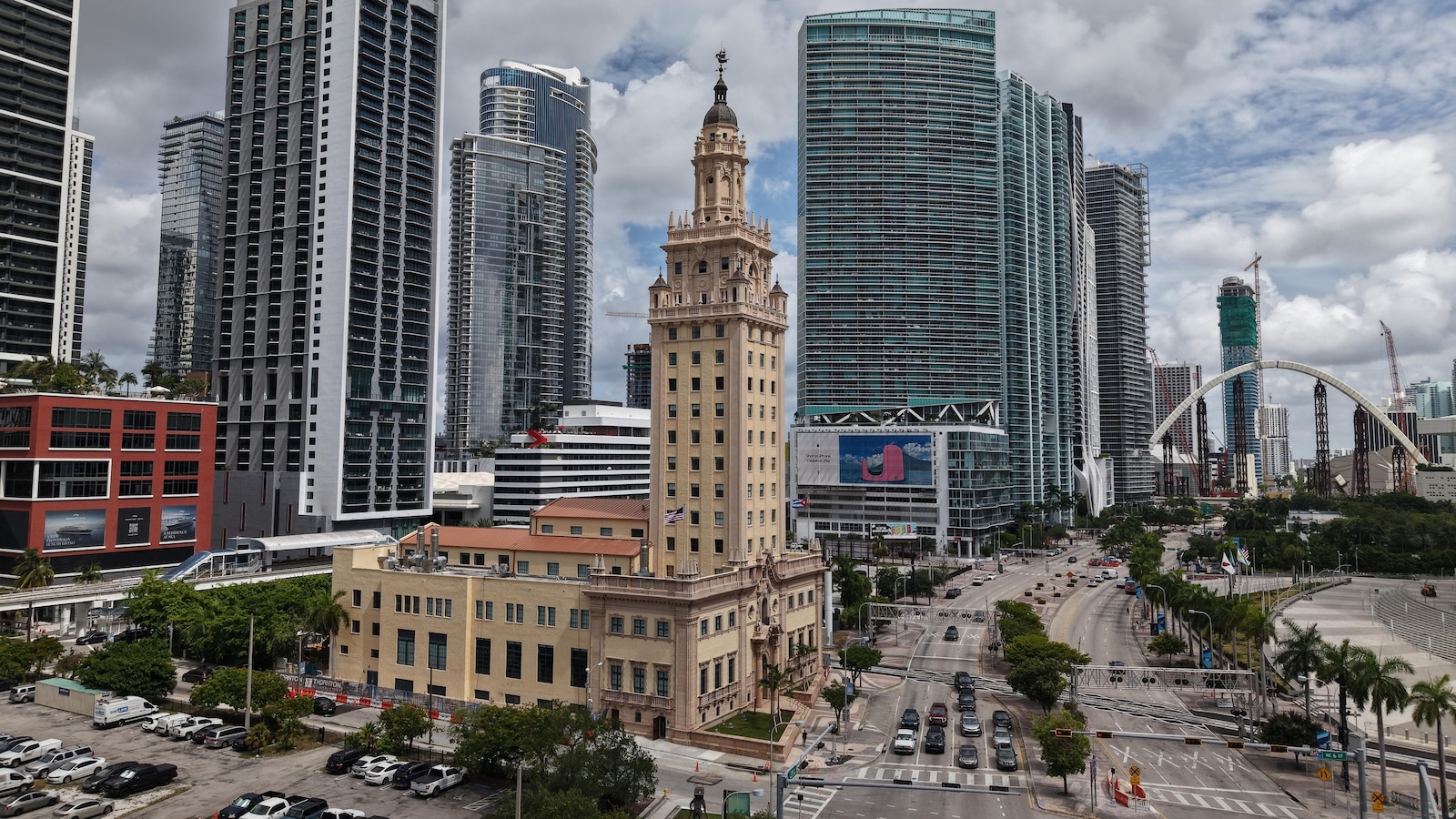 Florida judge temporarily blocks transfer of downtown Miami land for Trump's presidential library