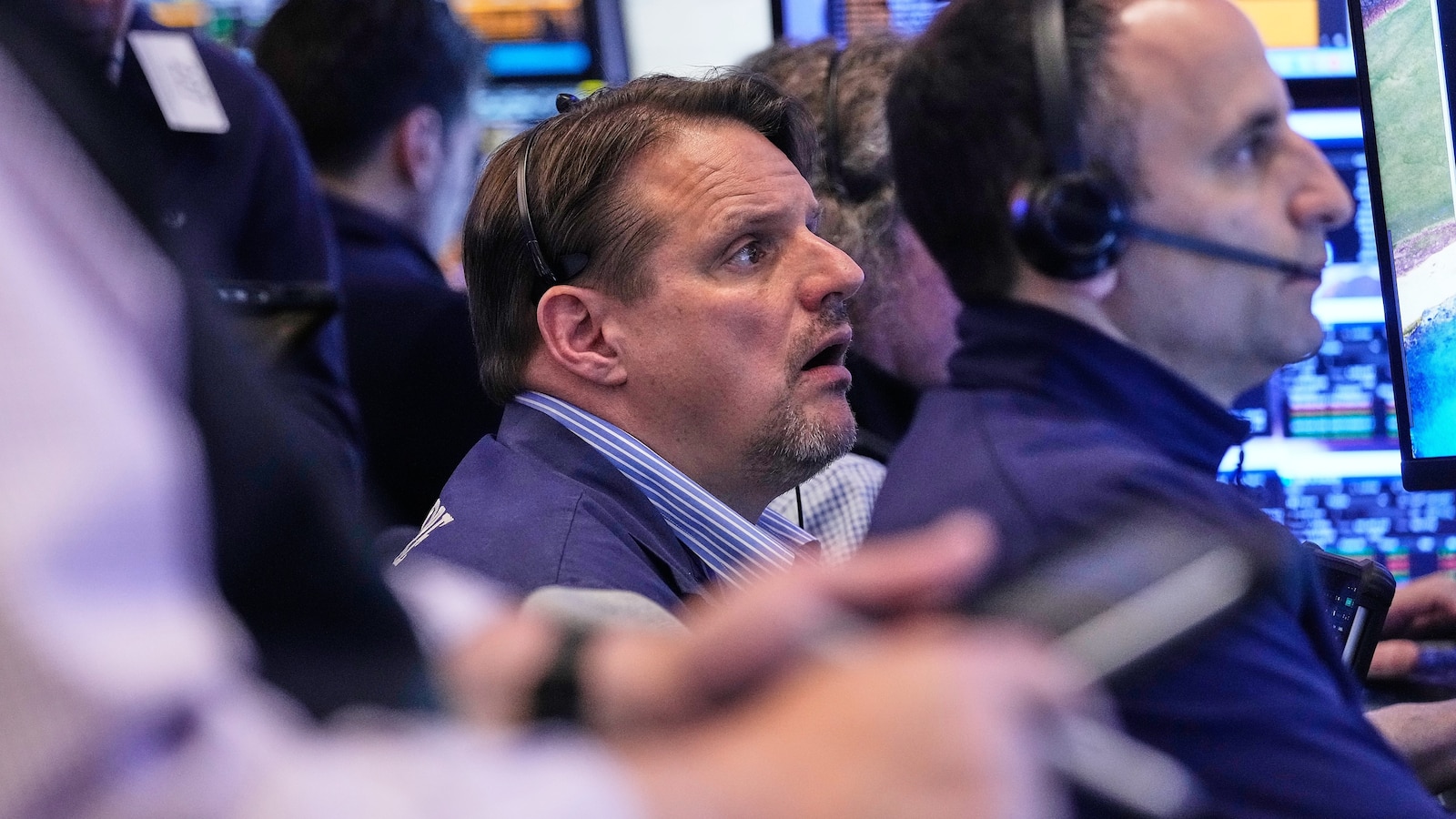 Oil prices keep swinging, and so do stocks worldwide