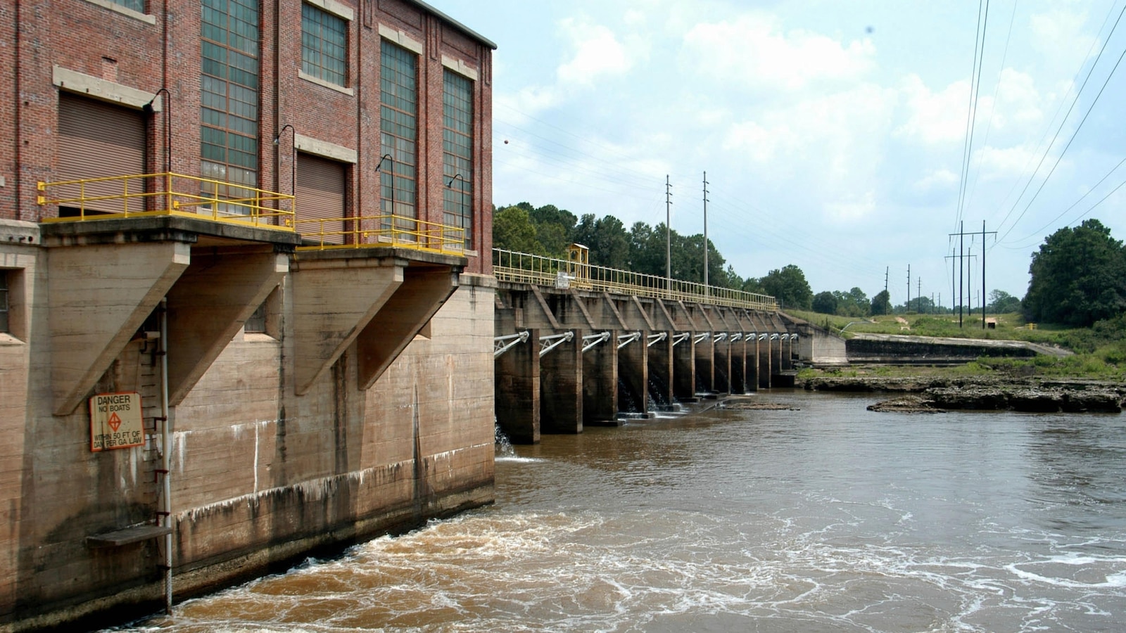 Georgia city warns against drinking tap water after Atlanta airport fuel spill