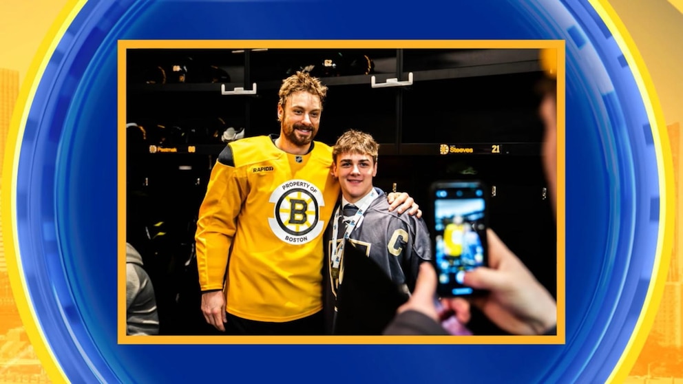 Video Bruins welcome Rhode Island high school hockey team
