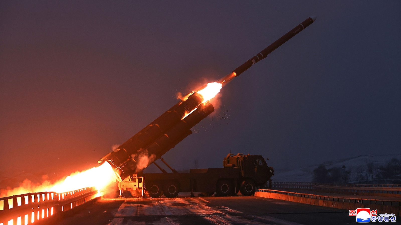 Северна Корея твърди че е изстреляла стратегически крилати ракети с