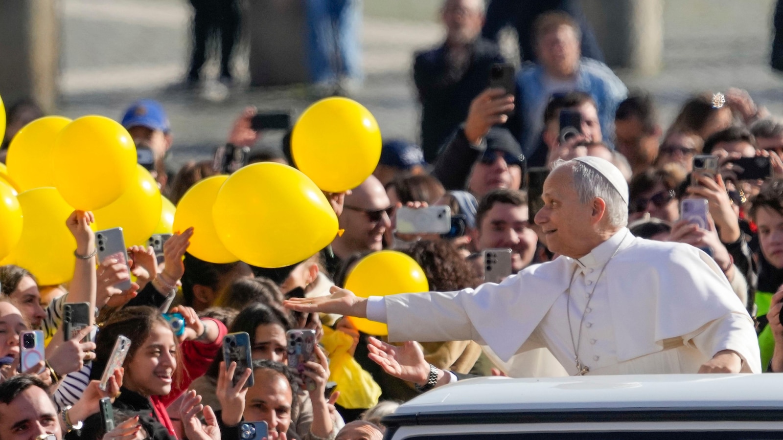 وفي الأشهر القليلة المقبلة، ستأخذه جولة البابا الكبرى في إيطاليا إلى لامبيدوزا وخارجها