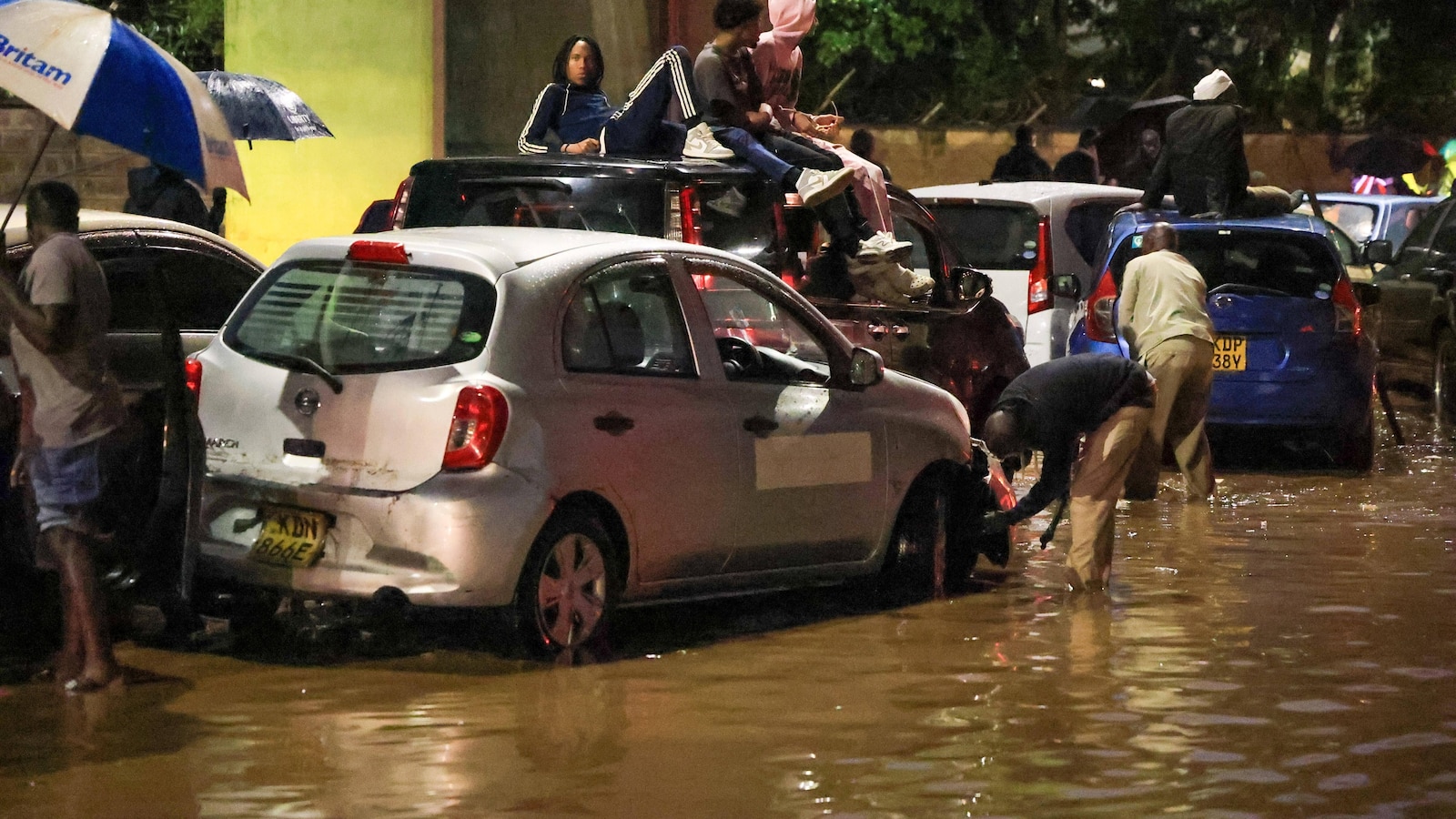 Motorists stranded and military deployed after heavy rains pound Kenyan capital