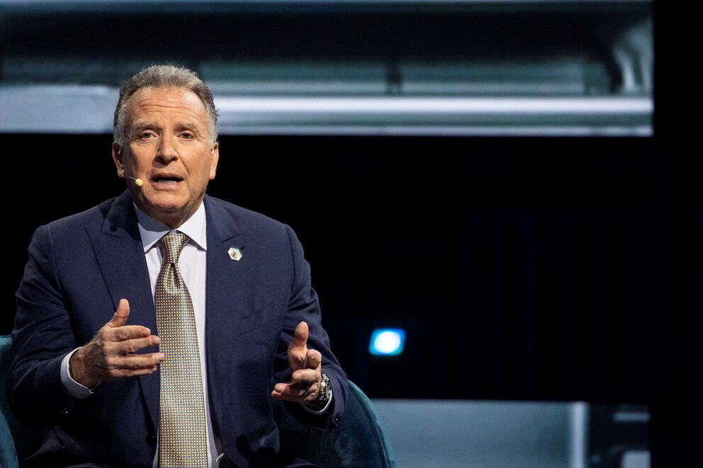 PHOTO: World leaders in government, business, sports, and entertainment attend the America Business Forum in Miami