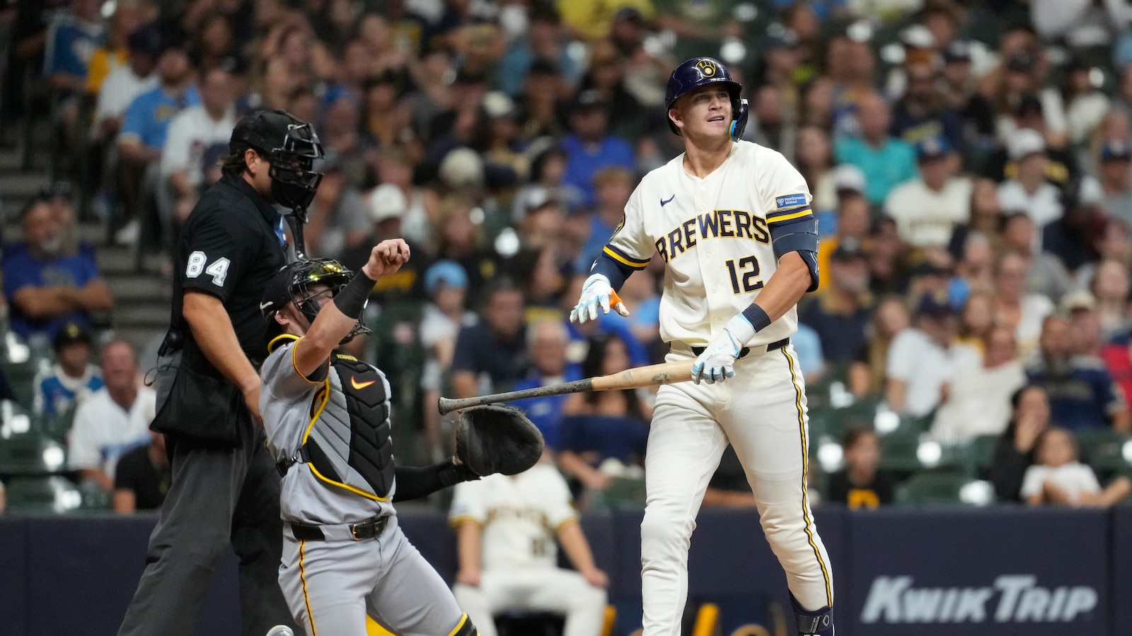 Murphy benches rookie Pratt for failing to hustle in 10-inning loss
