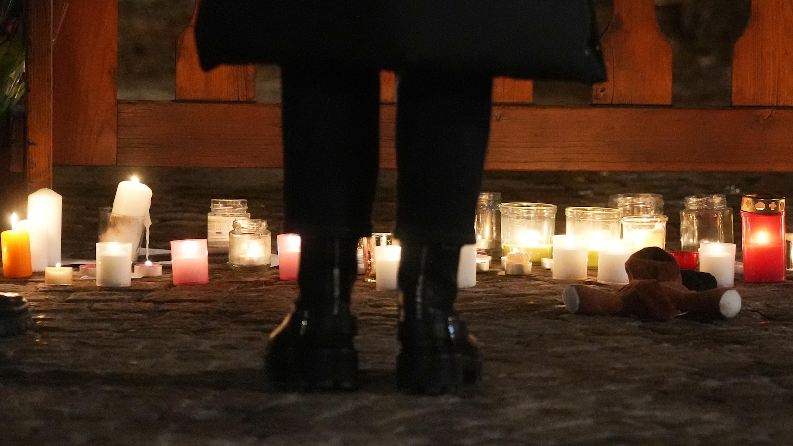 Пожар в бар в швейцарски ски курорт причини смъртта на около 40 души