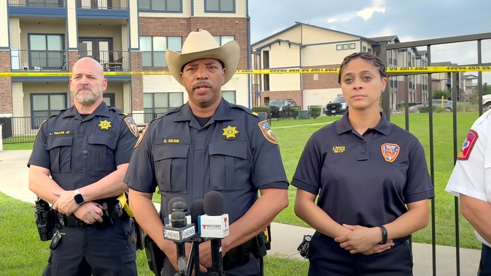 Man, woman dead in murder-suicide after hours-long SWAT standoff - ABC News