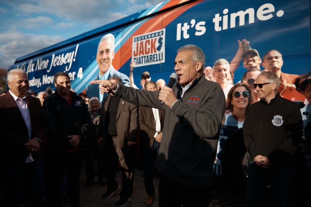 PHOTO: Jack Ciattarelli, Republican Candidate For Governor Of New Jersey, Campaigns Ahead Of Election Day