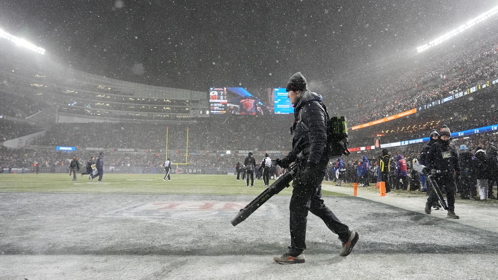  100 vehicles pile up in Michigan crash as snowstorm moves across the country