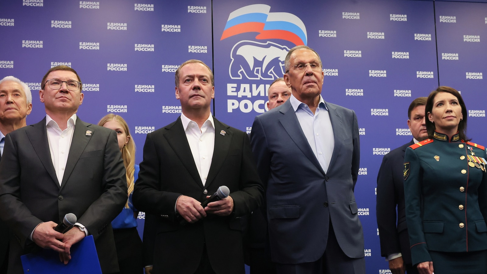 Early returns show main Kremlin party leading Russia’s parliamentary election