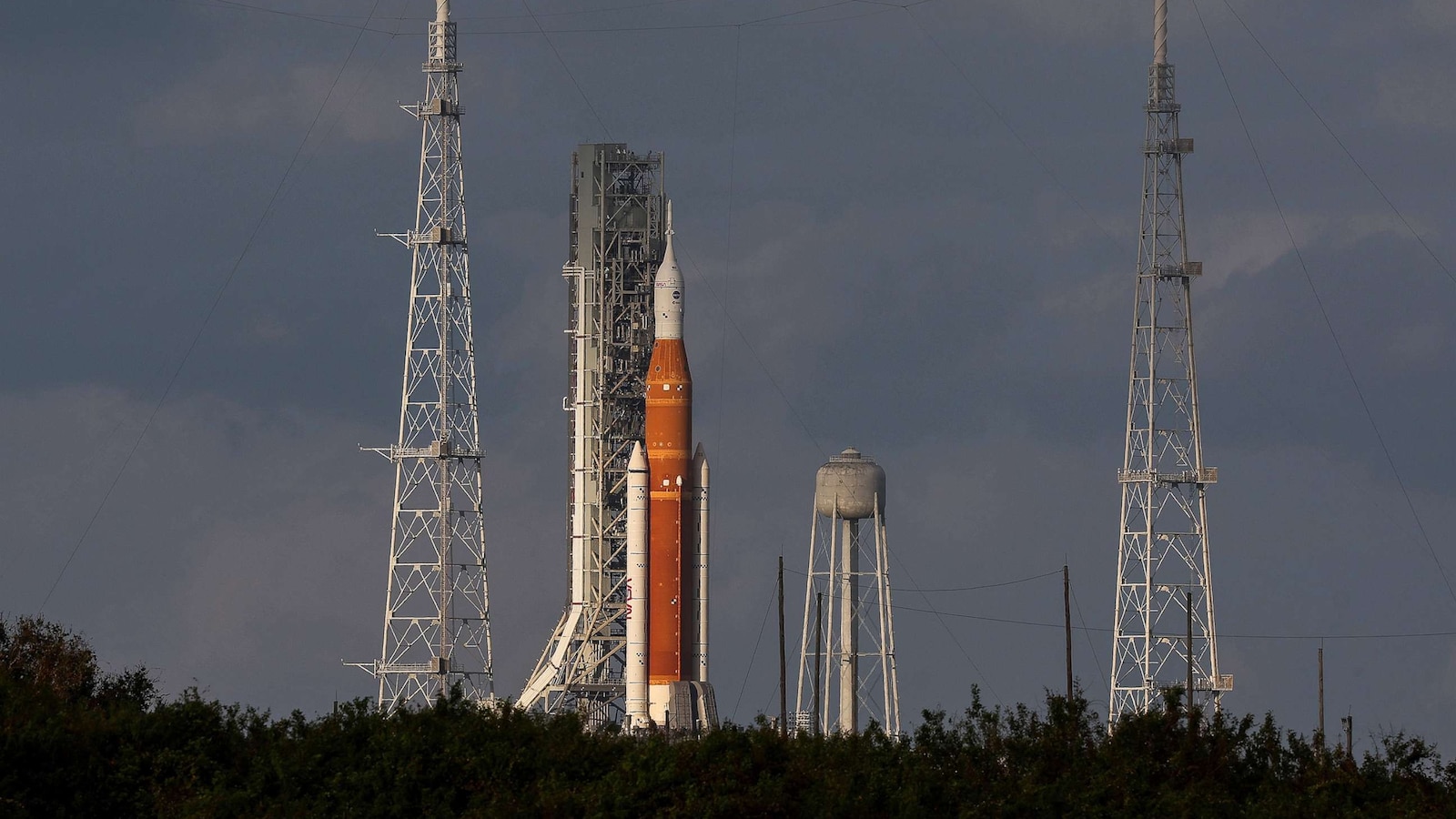 Artemis moon rocket set for launch early Wednesday after series of ...