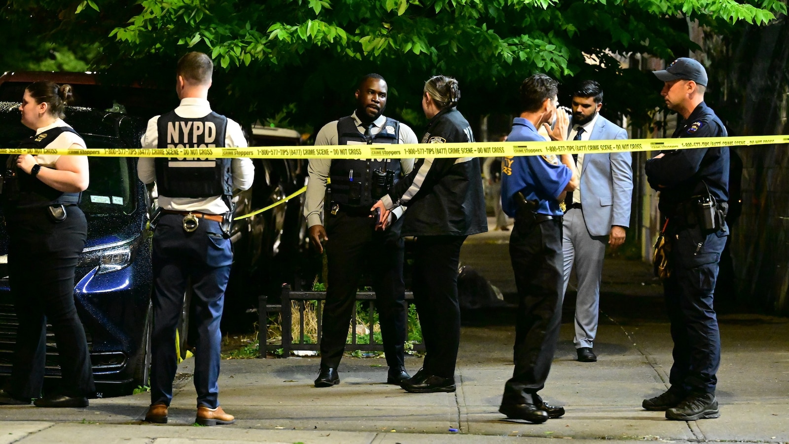 Suspect sought in shooting of 8 people, including 4 children, in Coney Island: NYPD