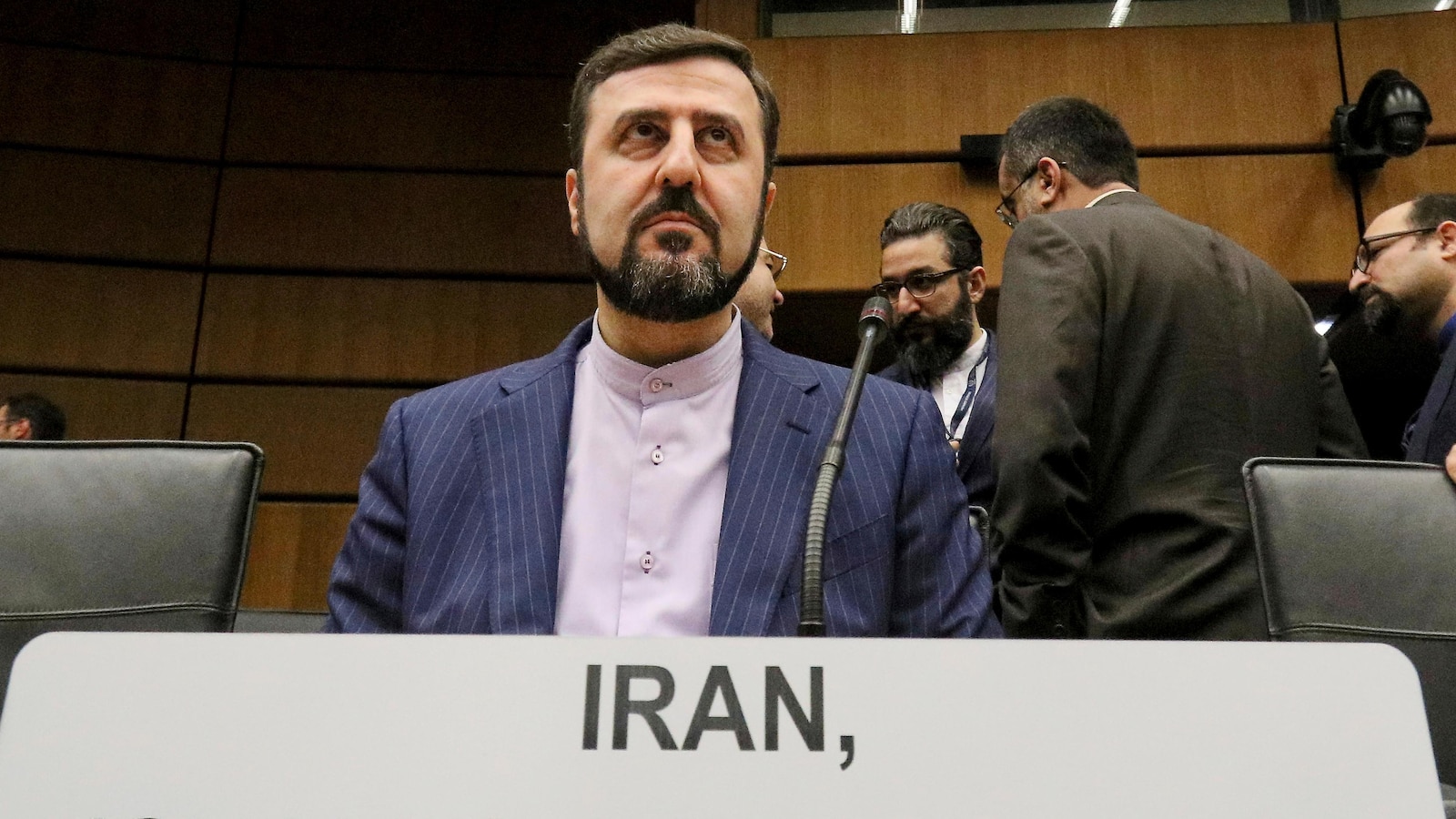 Iran, E3 Nations Resume Nuclear Talks in Istanbul Amid Sanctions Threats