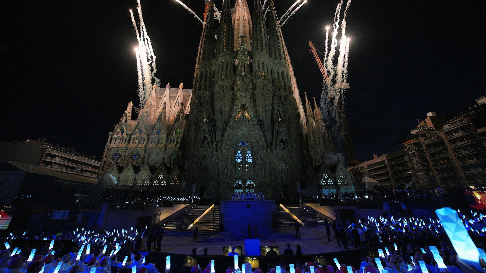 Pope honors Barcelona's Sagrada Familia as masterpiece of stone, color and light on Gaudí centenary