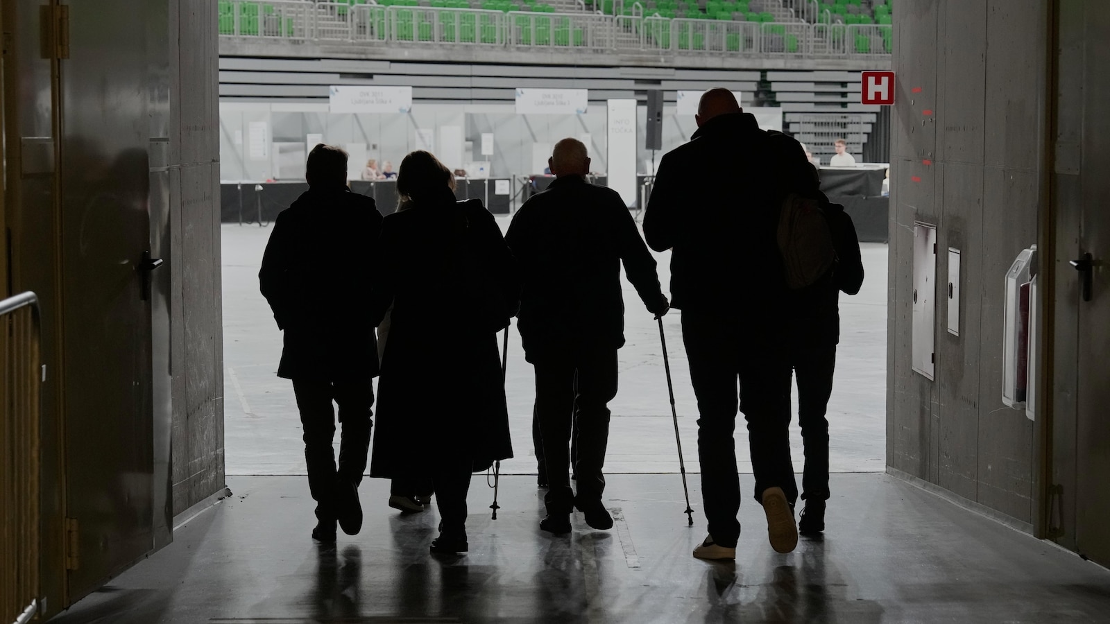 يواجه الليبراليون الحاكمون في سلوفينيا شعبويين يمينيين في انتخابات برلمانية متقاربة