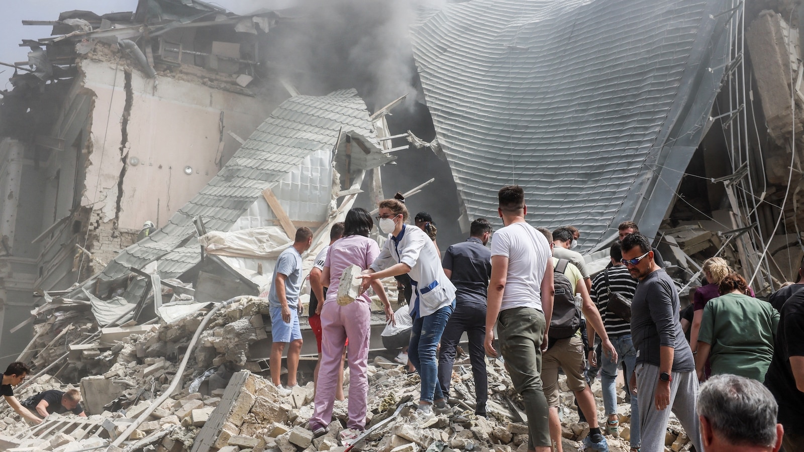 'Massive' barrage of Russian missiles target Ukraine, killing 21 and ...