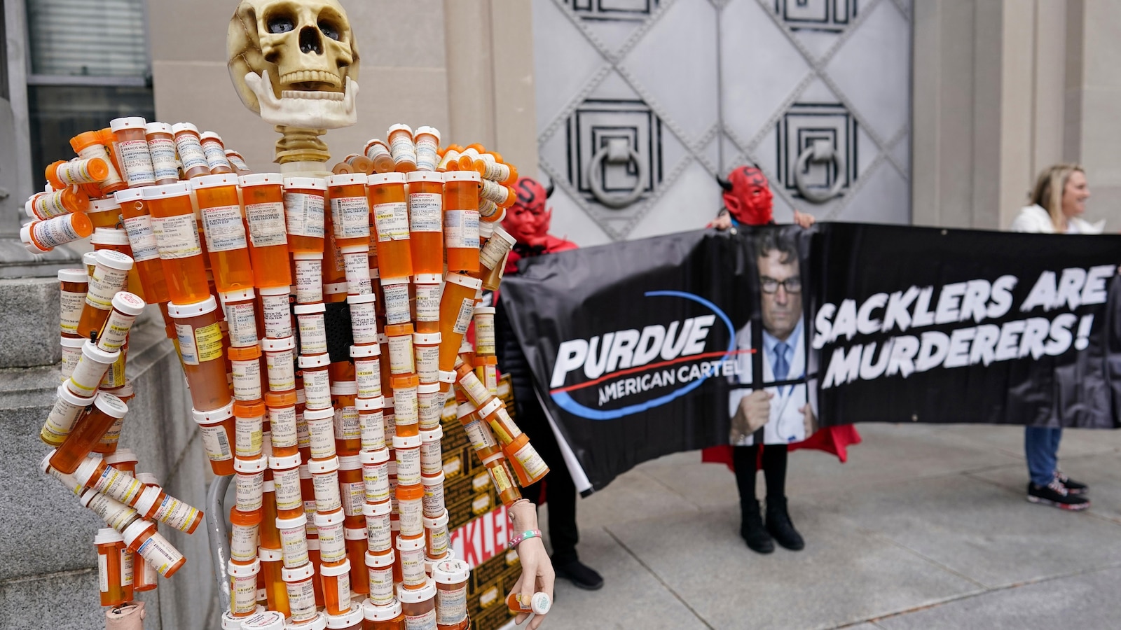  Judge to explain why he's approving Purdue Pharma settlement plan