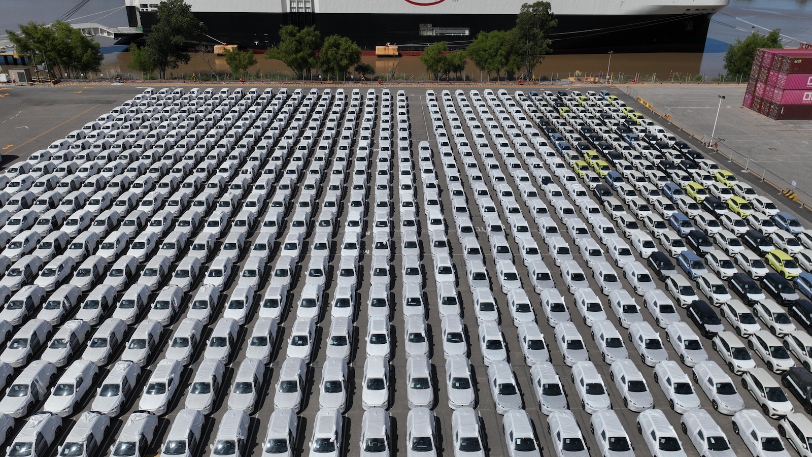  As Trump talks tariffs, his Argentine ally welcomes a first shipload of Chinese EVs