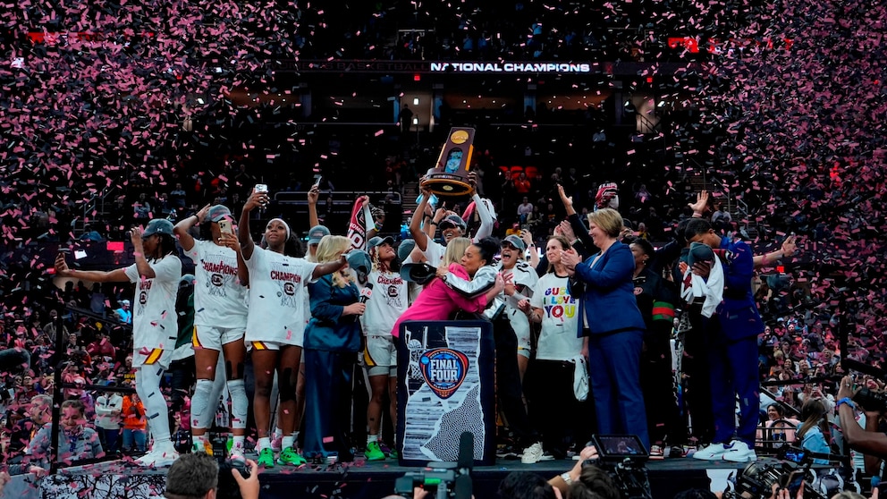 Women's college basketball is having a historic moment - ABC News