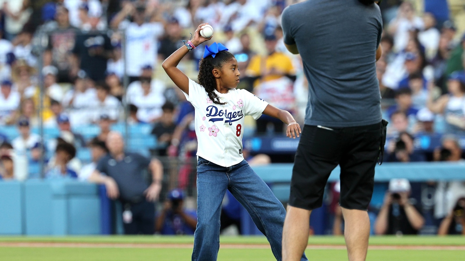 kobe-bryant-dodgers-gty-jt- 