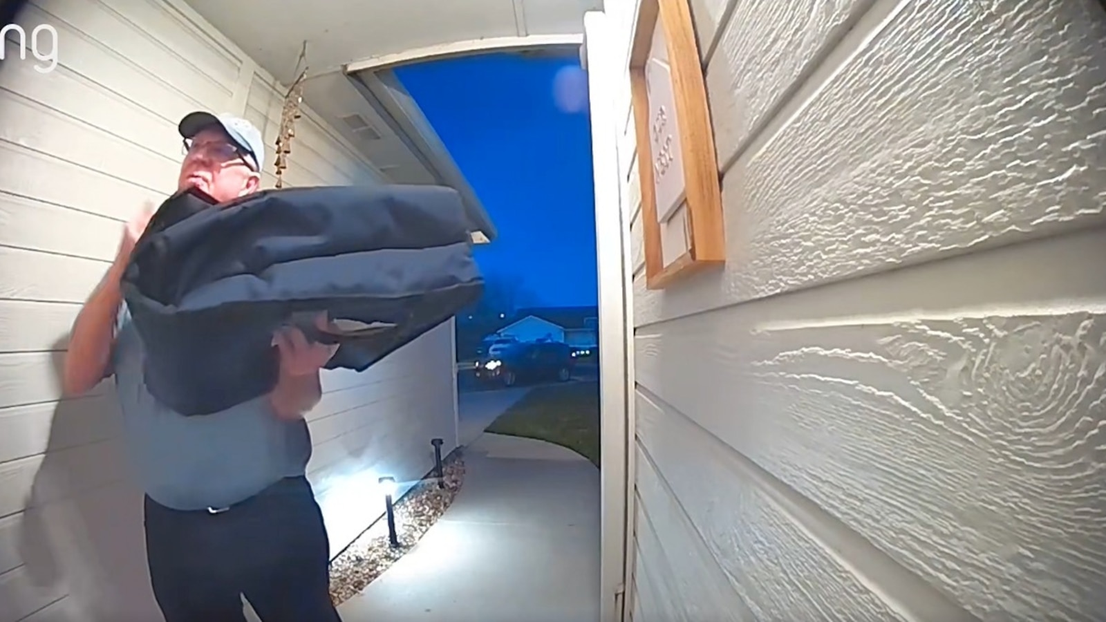 Strangers raise over $76,000 for delivery driver who went above and beyond