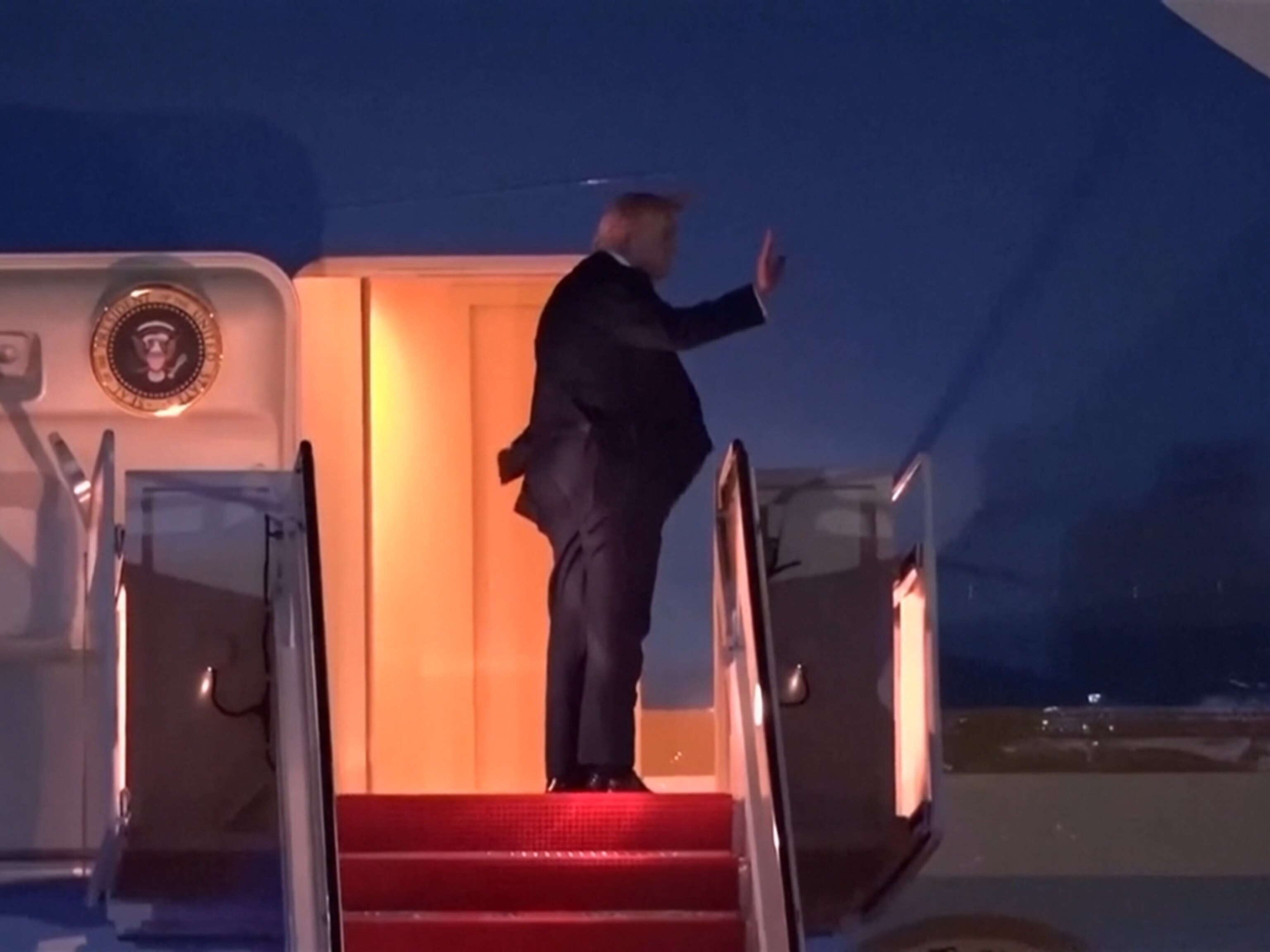 Video Trump departs for G7 summit - ABC News