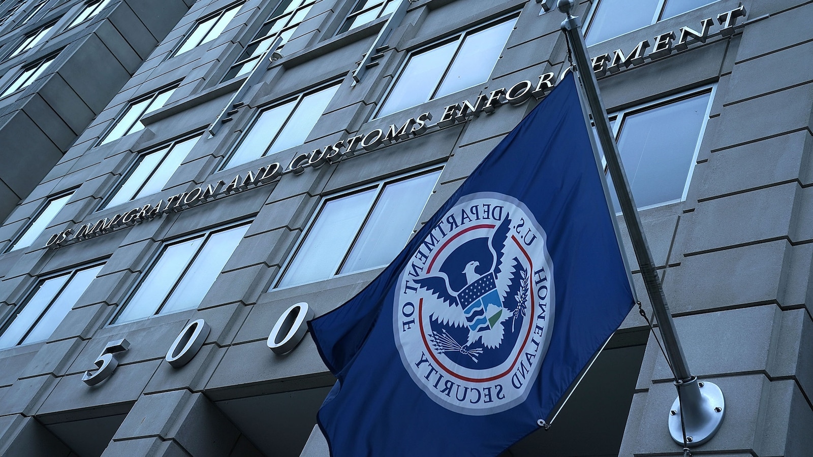 A new facility in Alexandria, Louisiana, may begin receiving undocumented families with children, local officials and immigrant rights advocates say. Read more: