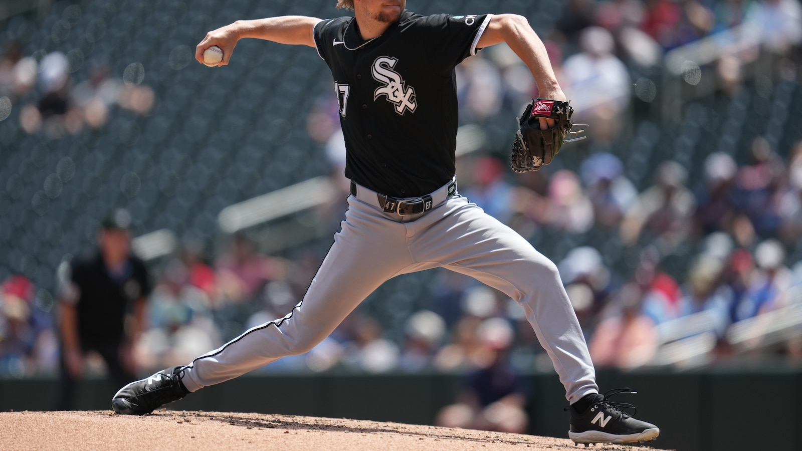 White Sox Shut Out Twins 8-0 as Fedde Earns First Win Since August