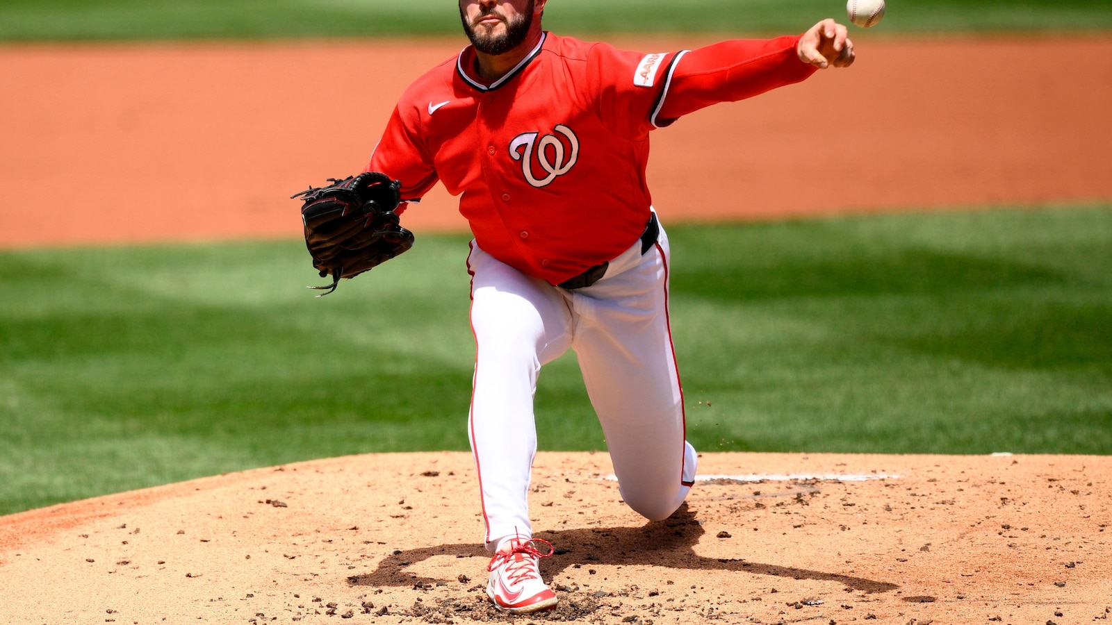 Nasim Nuñez Drives in 2 as Nationals Beat Brewers 3-2 to Avoid Sweep