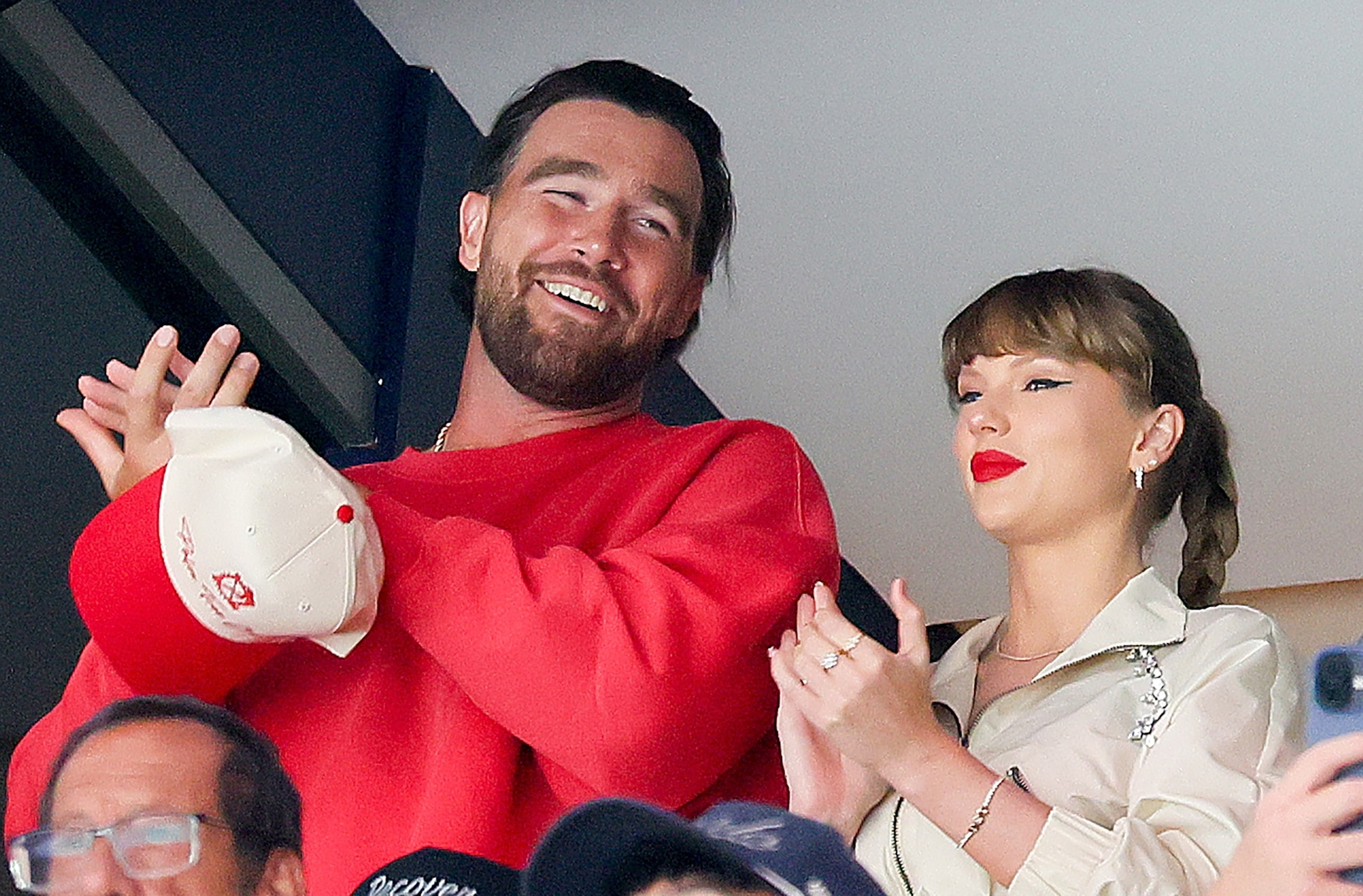 Travis Kelce speaks out about engagement to Taylor Swift - ABC News