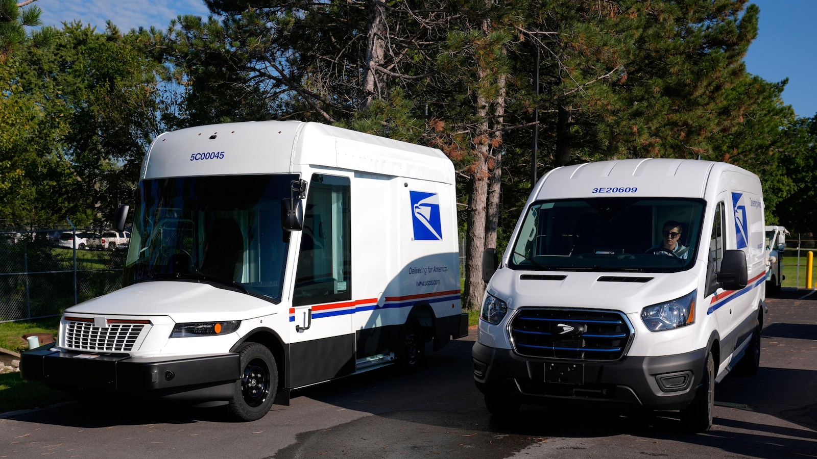 Bureau plans to use mail carriers in census test already facing criticism