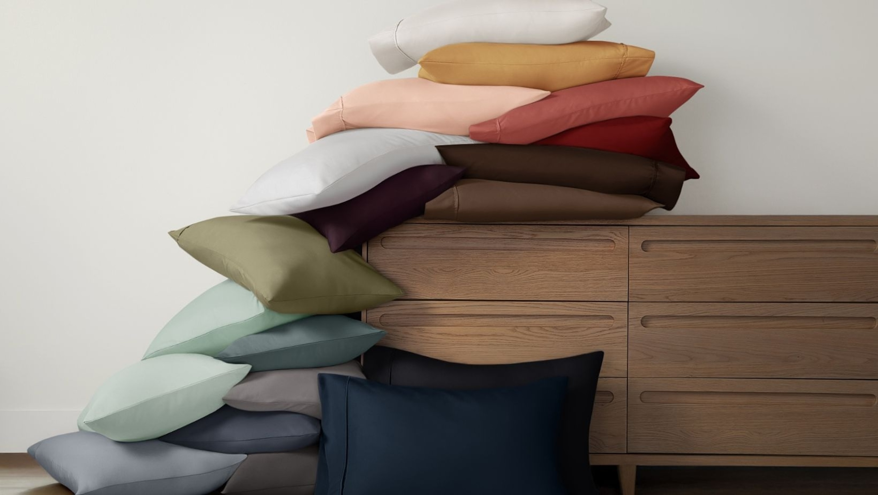 Linens & Hutch: Bedding