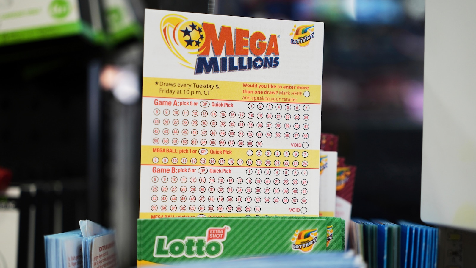 Mega Millions draws numbers for $980 million jackpot