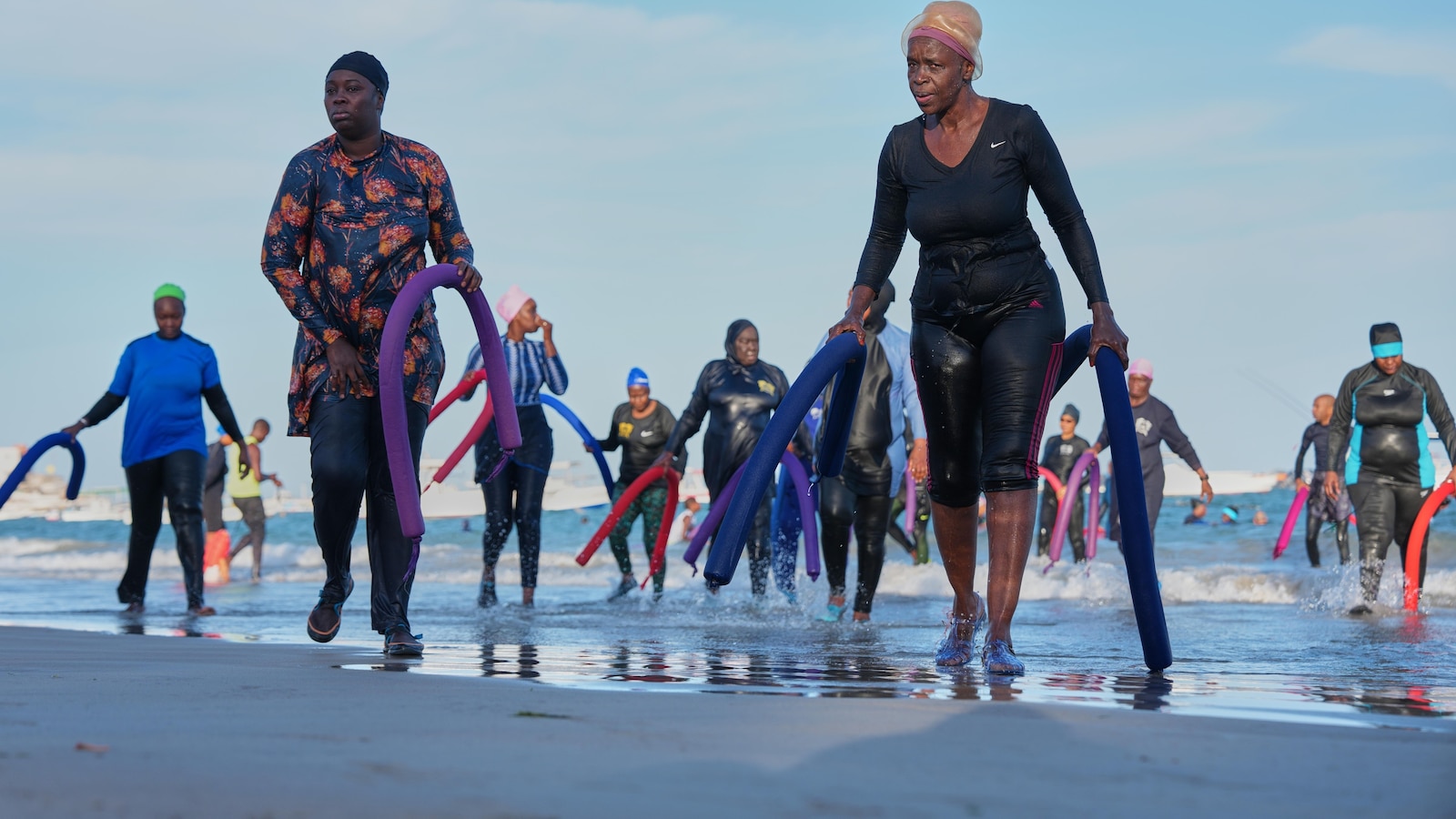 Часовете по аквагимнастика в Сенегал предлагат надежда и изцеление за хора с намалена подвижност