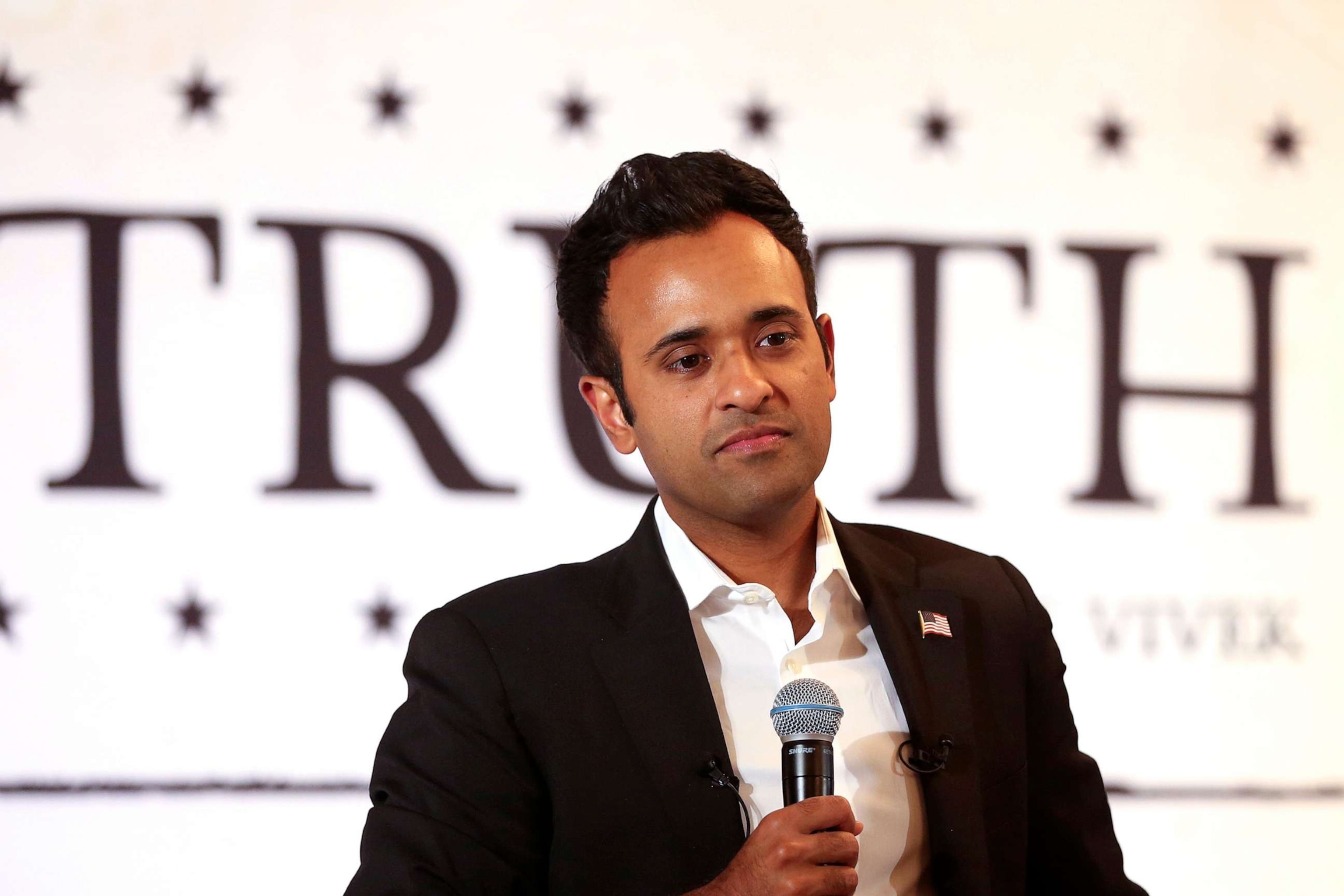 PHOTO: Republican presidential candidate Vivek Ramaswamy speaks during a campaign stop on Sept. 1, 2023, in Hampton, N.H.