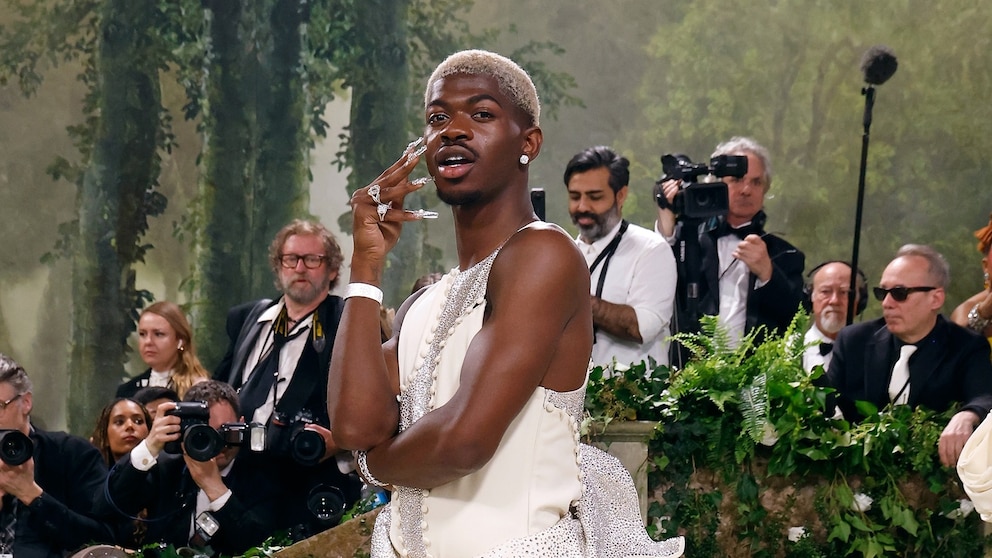 Sources say Lil Nas X arrested, hospitalized after video shows him roaming LA streets nearly naked