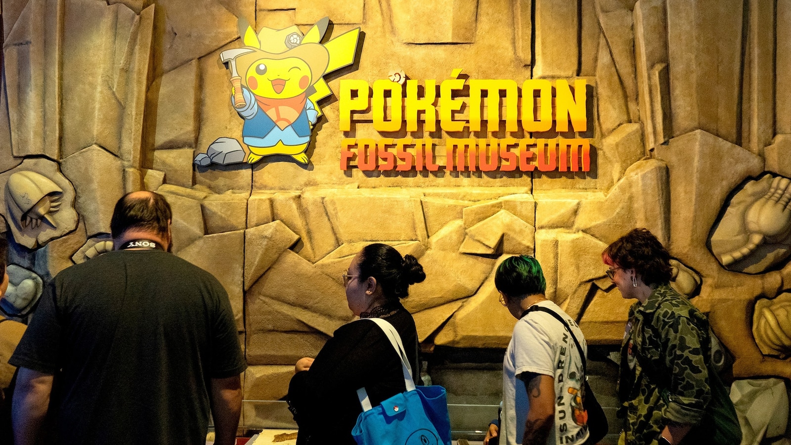 Exhibit combining Pokémon and real fossils opens at Chicago Field Museum