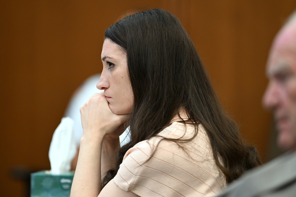 PHOTO: Lindsay Clancy, center, and her lawyer Kevin Reddington, right,  listen during testimony during Clancy's murder trial, Aug. 13, 2026., in Plymouth, Mass.  
