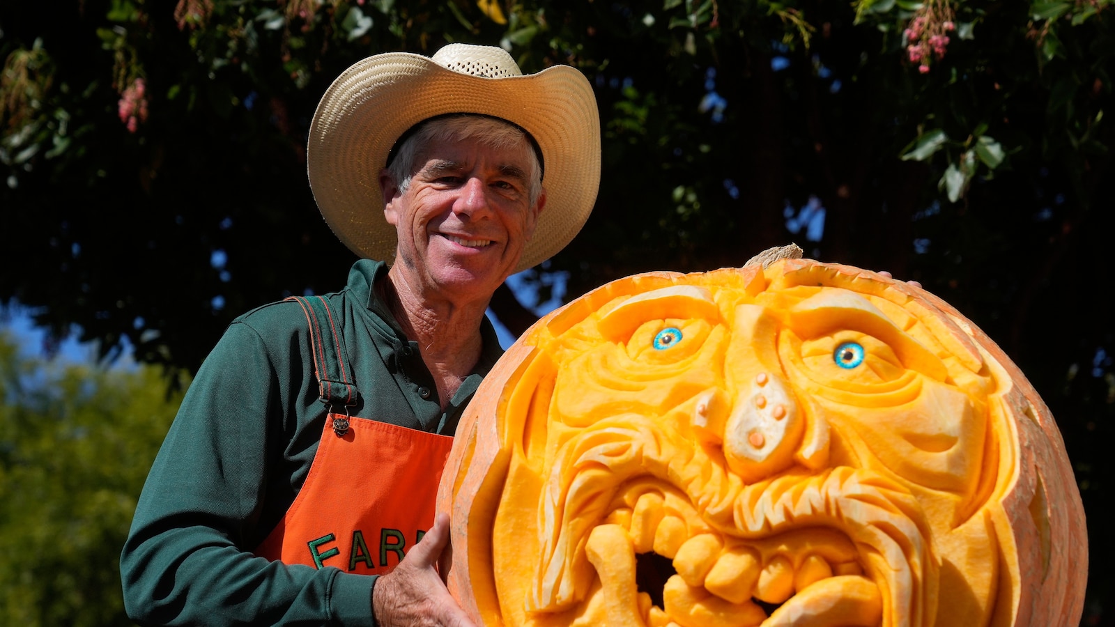  Picasso of Pumpkin Carvers brings artistry to a Halloween tradition