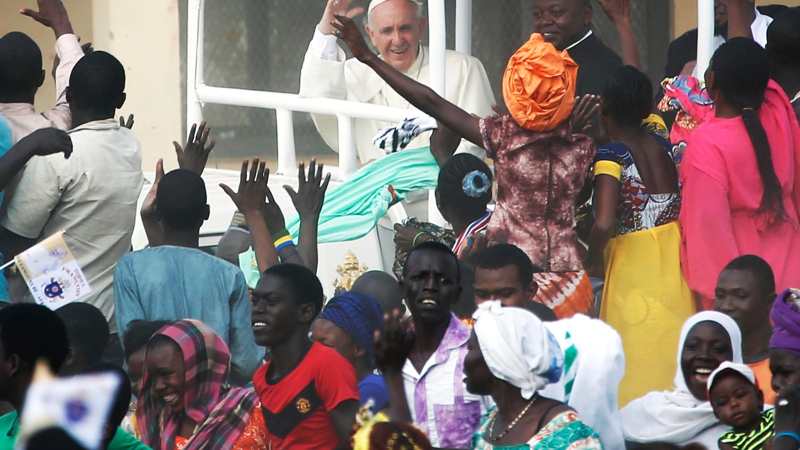 Pope Leo pays tribute to Pope Francis on the anniversary of his death